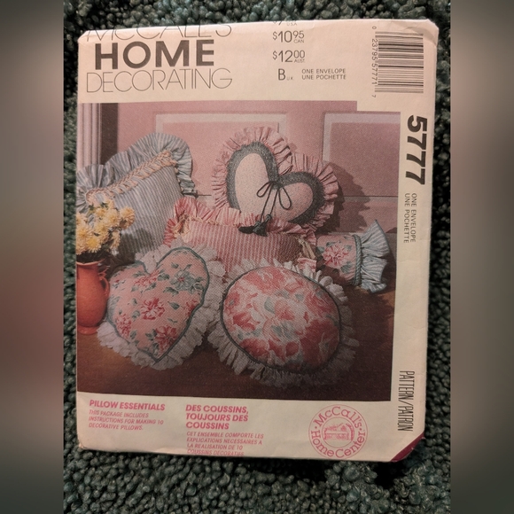 Multiple shapes pillow pattern - Picture 2 of 4